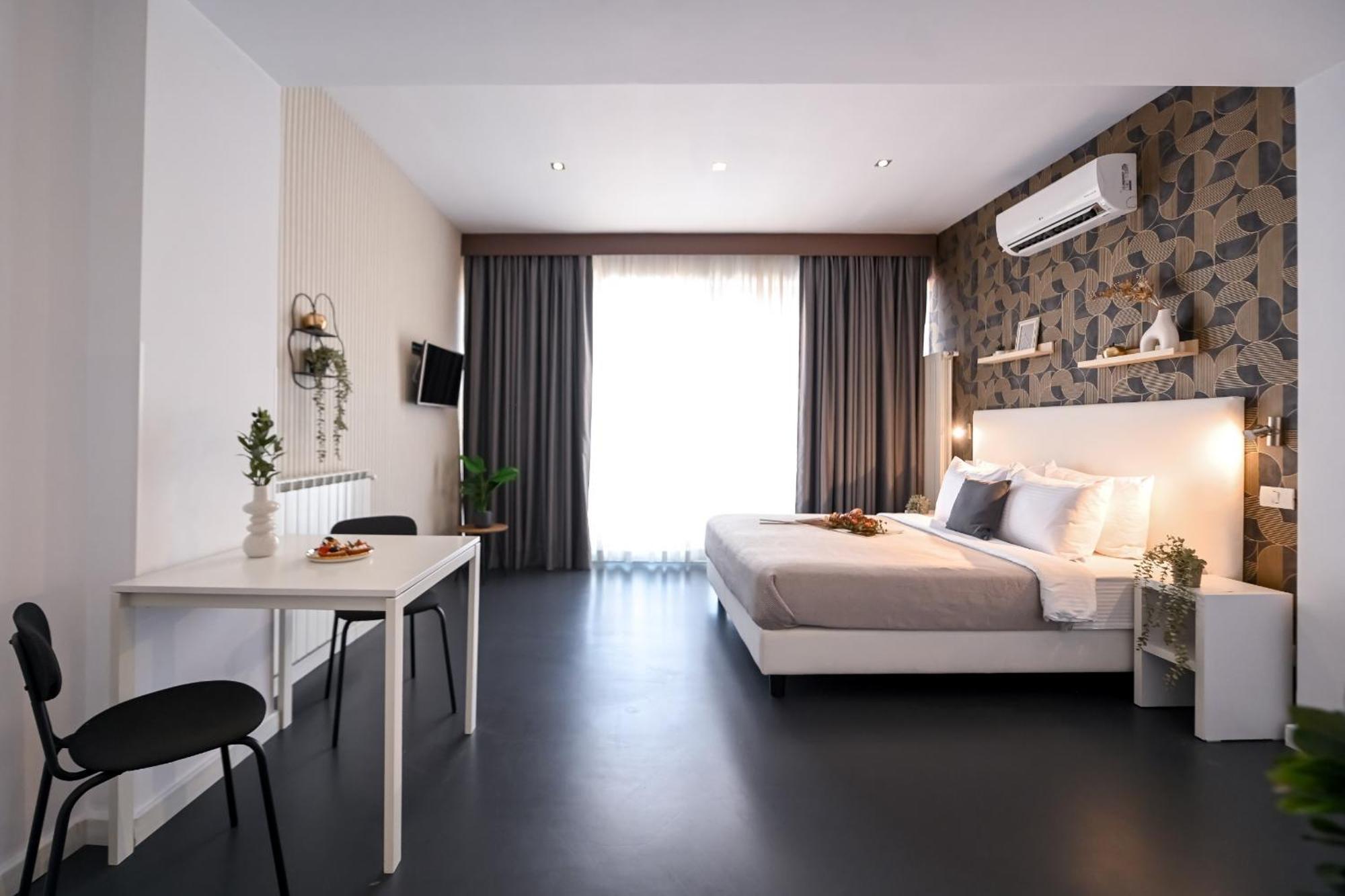Urban Elegance - Stylish Central Accommodation Bucharest Room photo