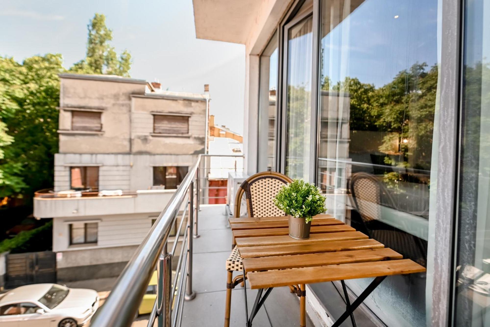Urban Elegance - Stylish Central Accommodation Bucharest Room photo