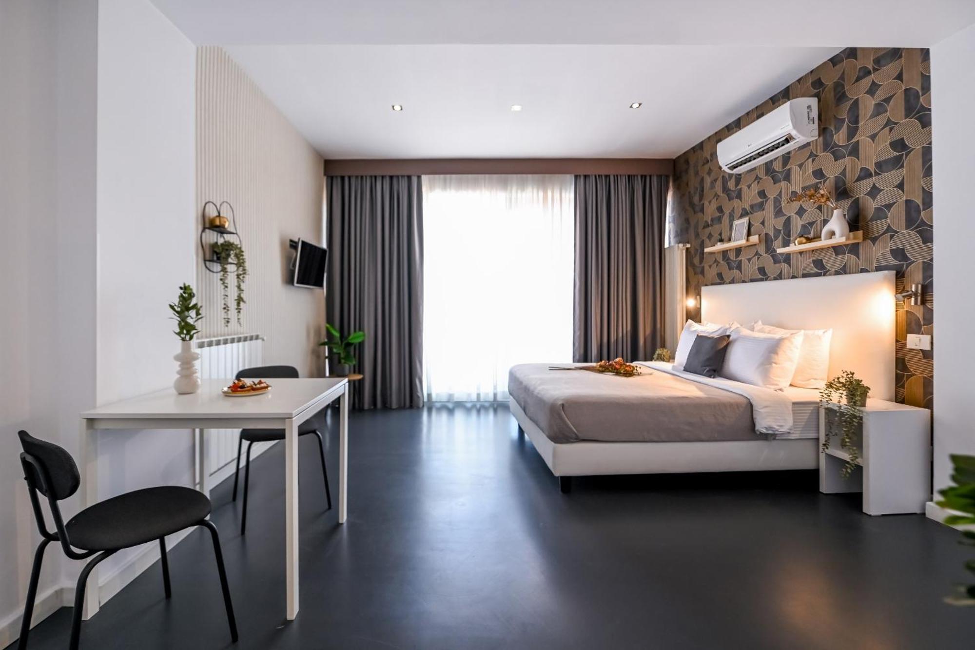 Urban Elegance - Stylish Central Accommodation Bucharest Room photo