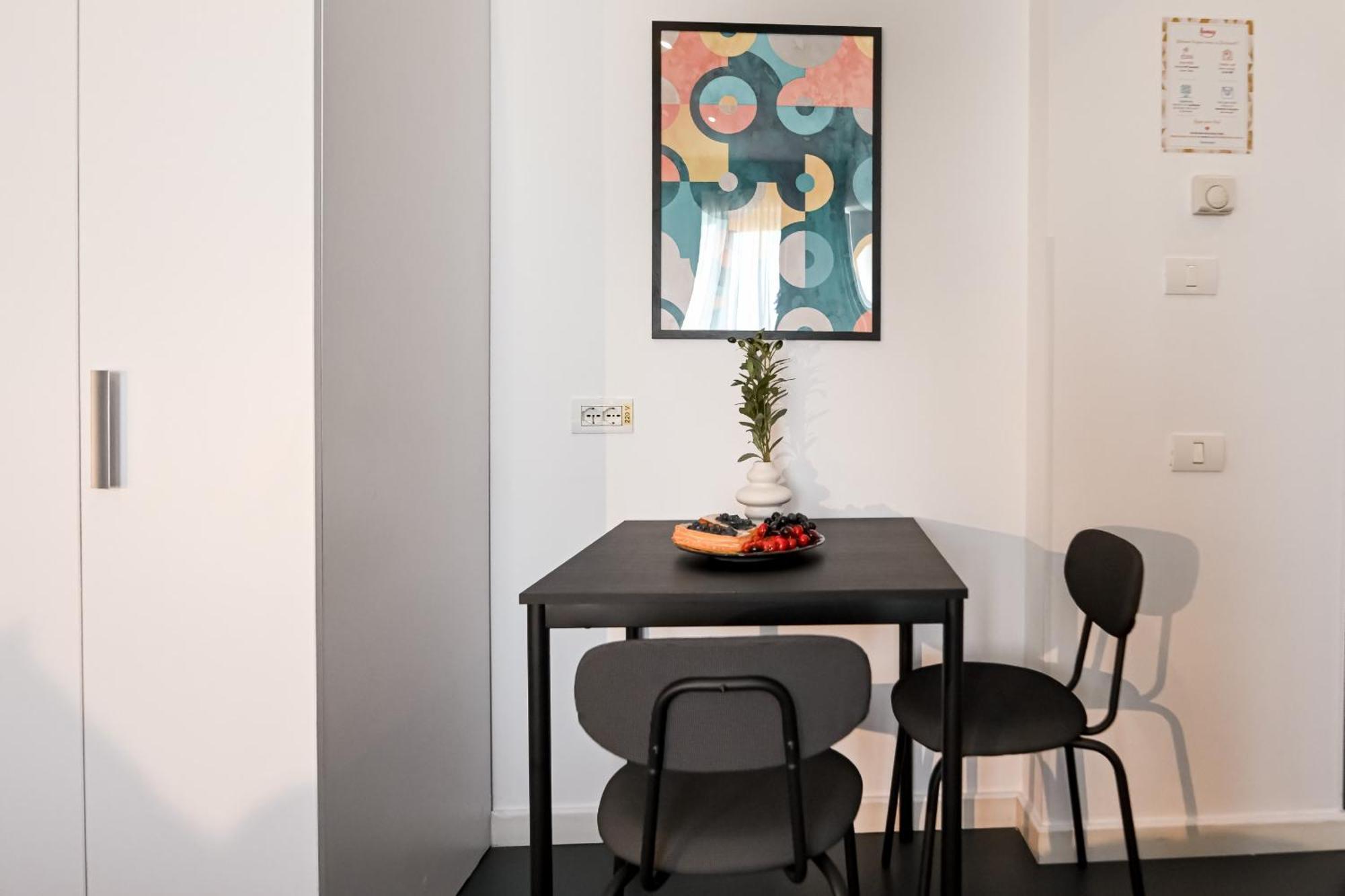 Urban Elegance - Stylish Central Accommodation Bucharest Room photo