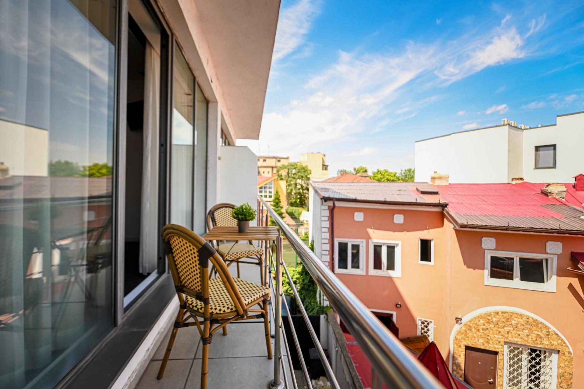 Urban Elegance - Stylish Central Accommodation Bucharest Exterior photo